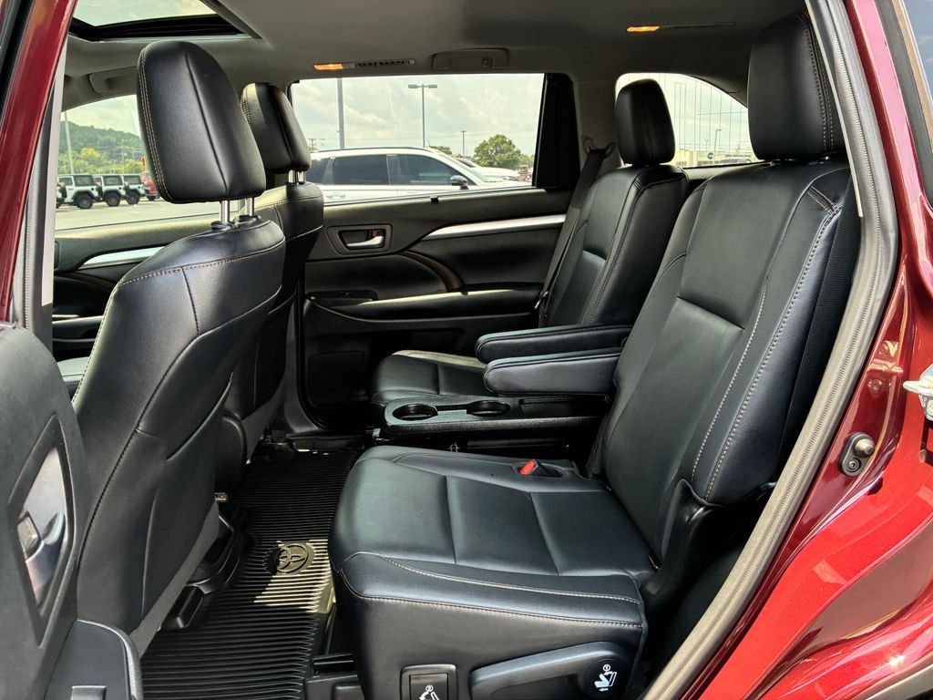 Used 2019 Red Toyota XLE image 20