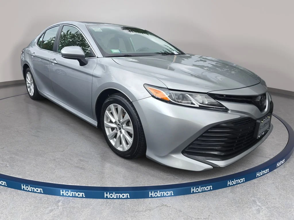 Used 2019 Silver Toyota LE image 4