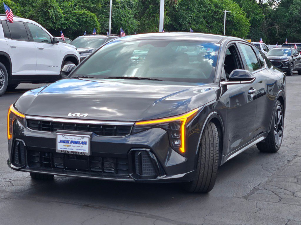 2025 Kia K4 GT-Line - Photo 5