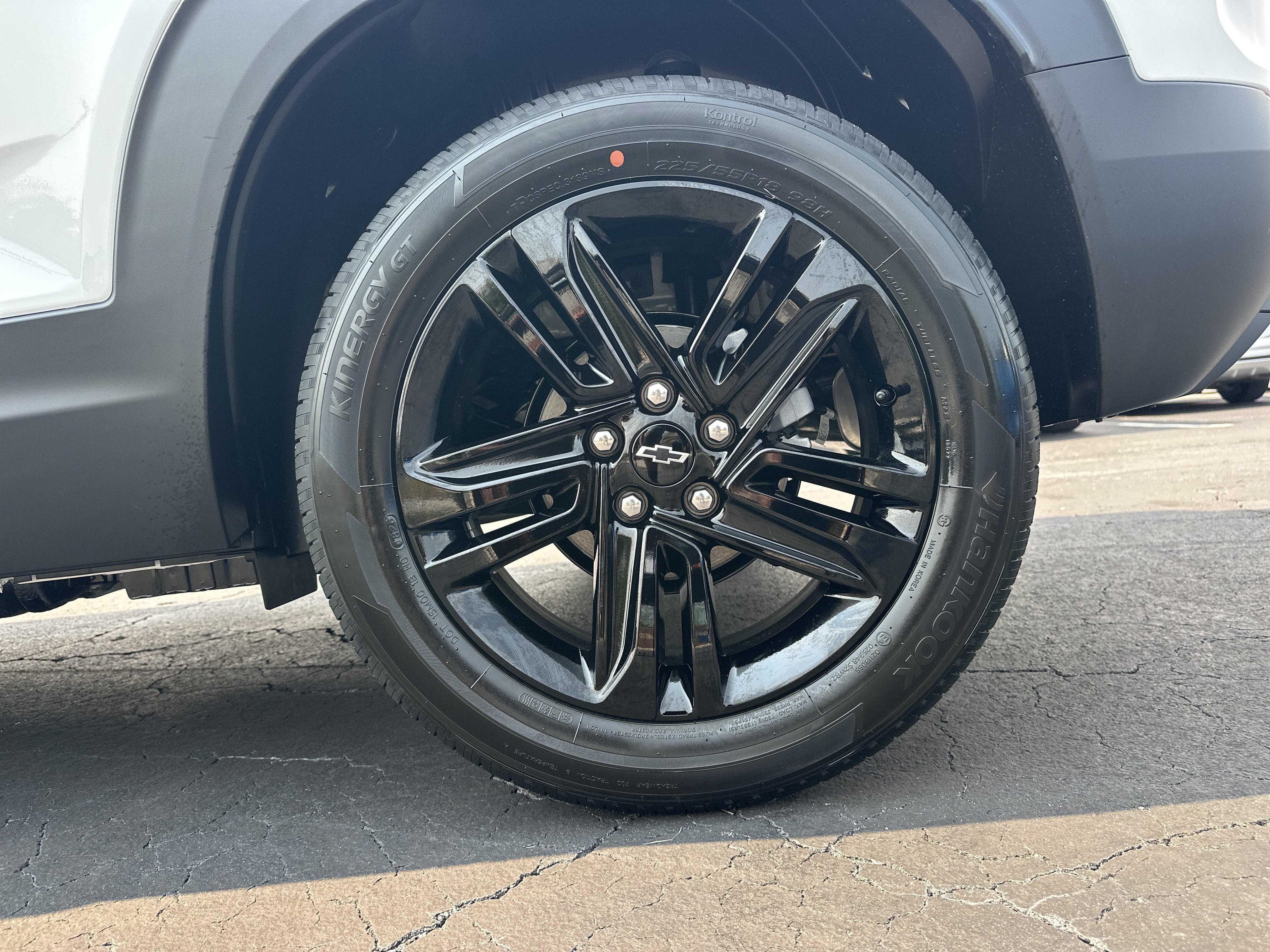 New 2026 Summit White Chevrolet LT image 20