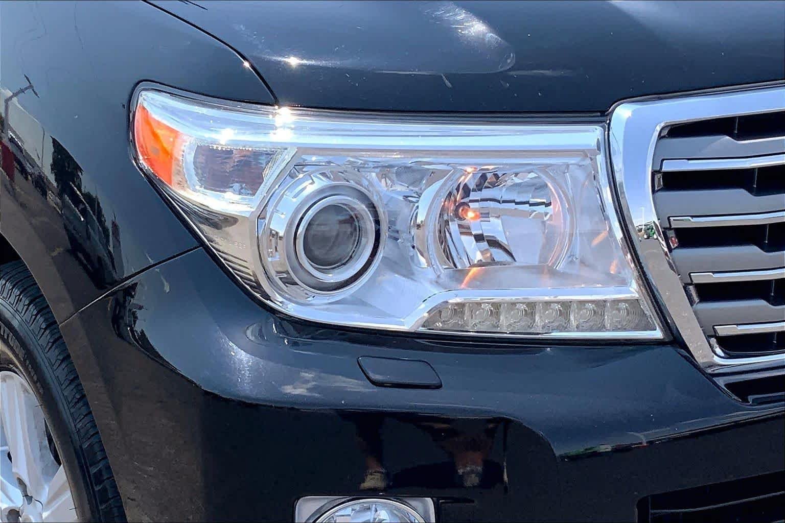Used 2013 Black Toyota  image 28