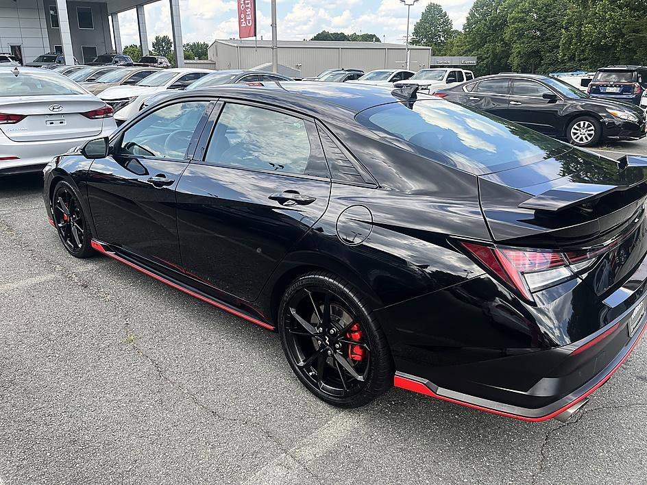 Used 2025 Abyss Black Hyundai Base image 7