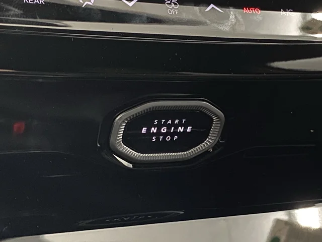 New 2026 Bright White Clear-Coat Exterior Paint Jeep Altitude image 29