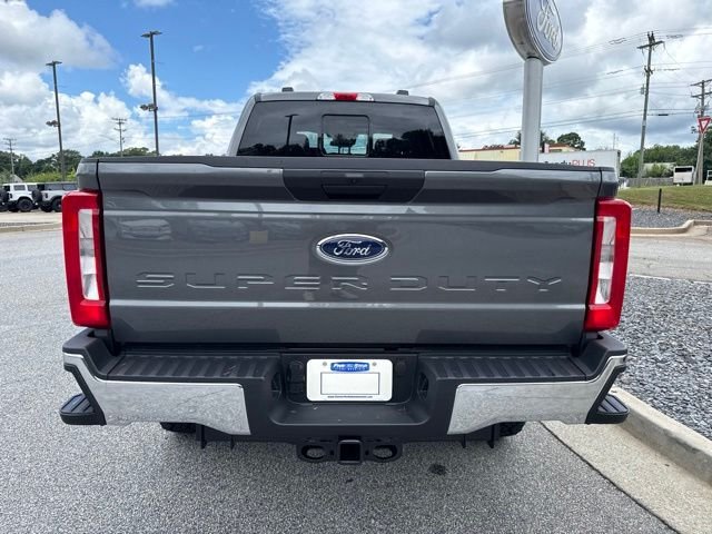 New 2026 Carbonized Gray Metallic Ford XLT image 9