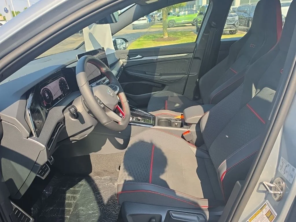 New 2026 Alpine Silver Metallic Volkswagen 2.0T SE image 22