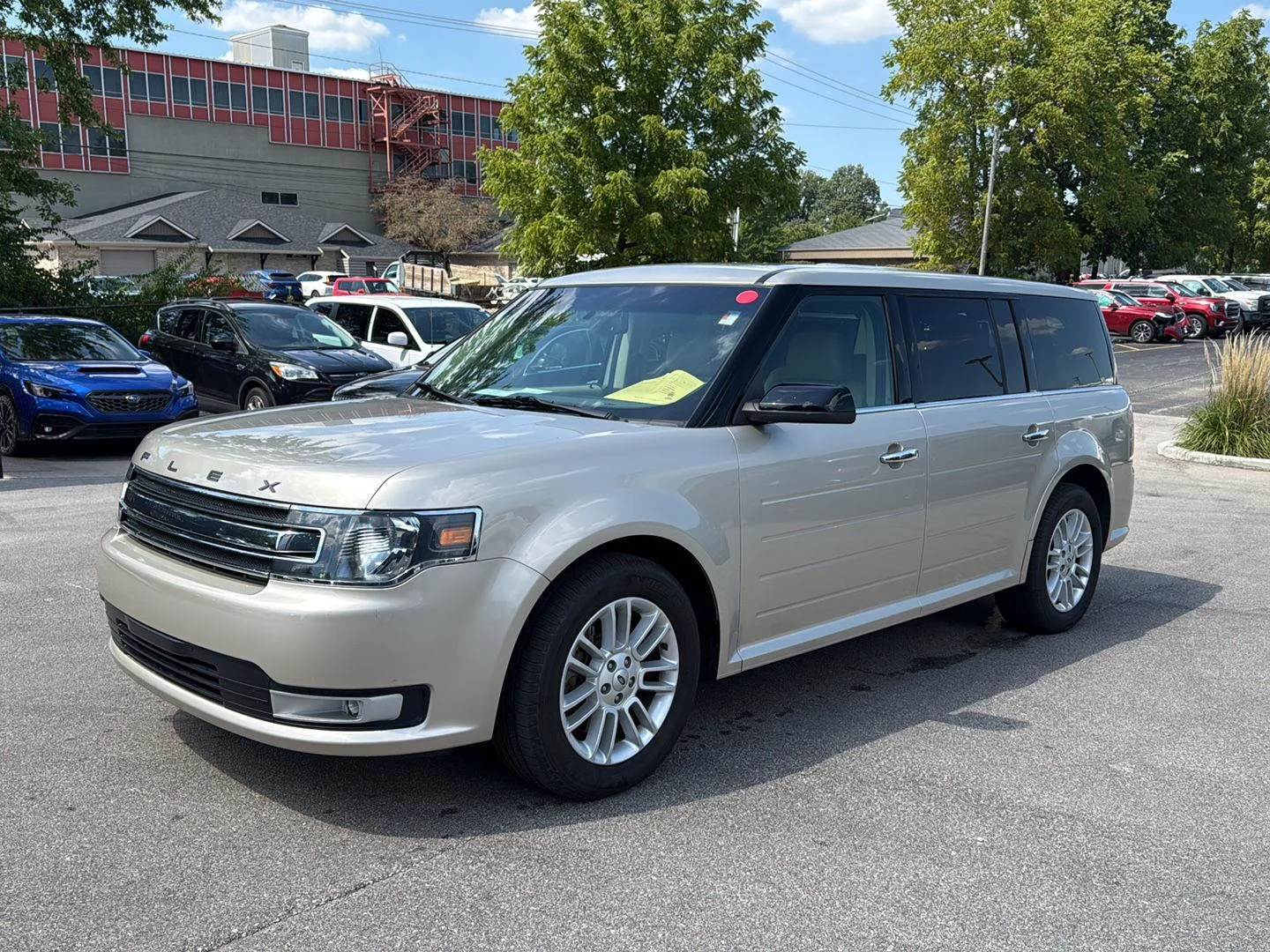Used 2018 White Gold Ford SEL image 7