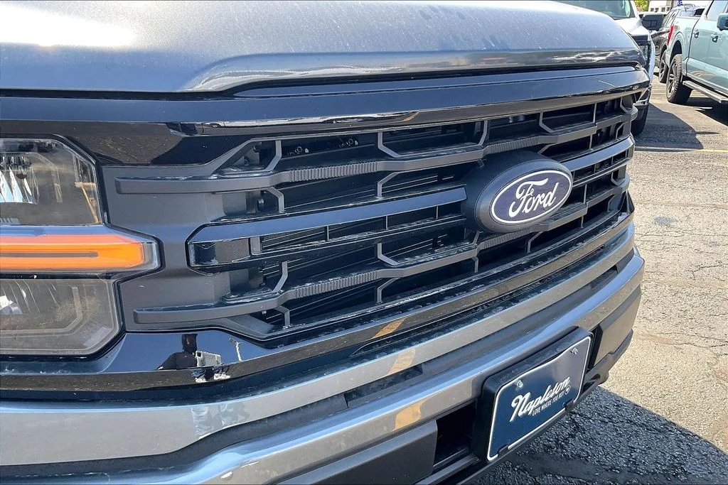 New 2026 Carbonized Gray Metallic Ford XLT image 30
