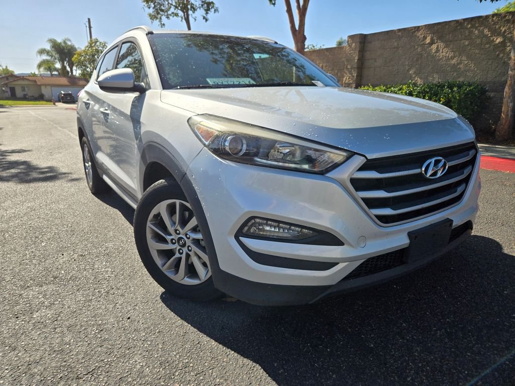 Used 2017 Silver Hyundai SE image 1