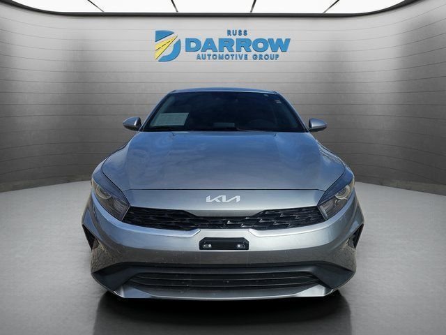 2023 Kia Forte LXS - Photo 8