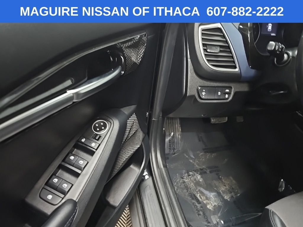 Used 2023 Black Kia S image 27