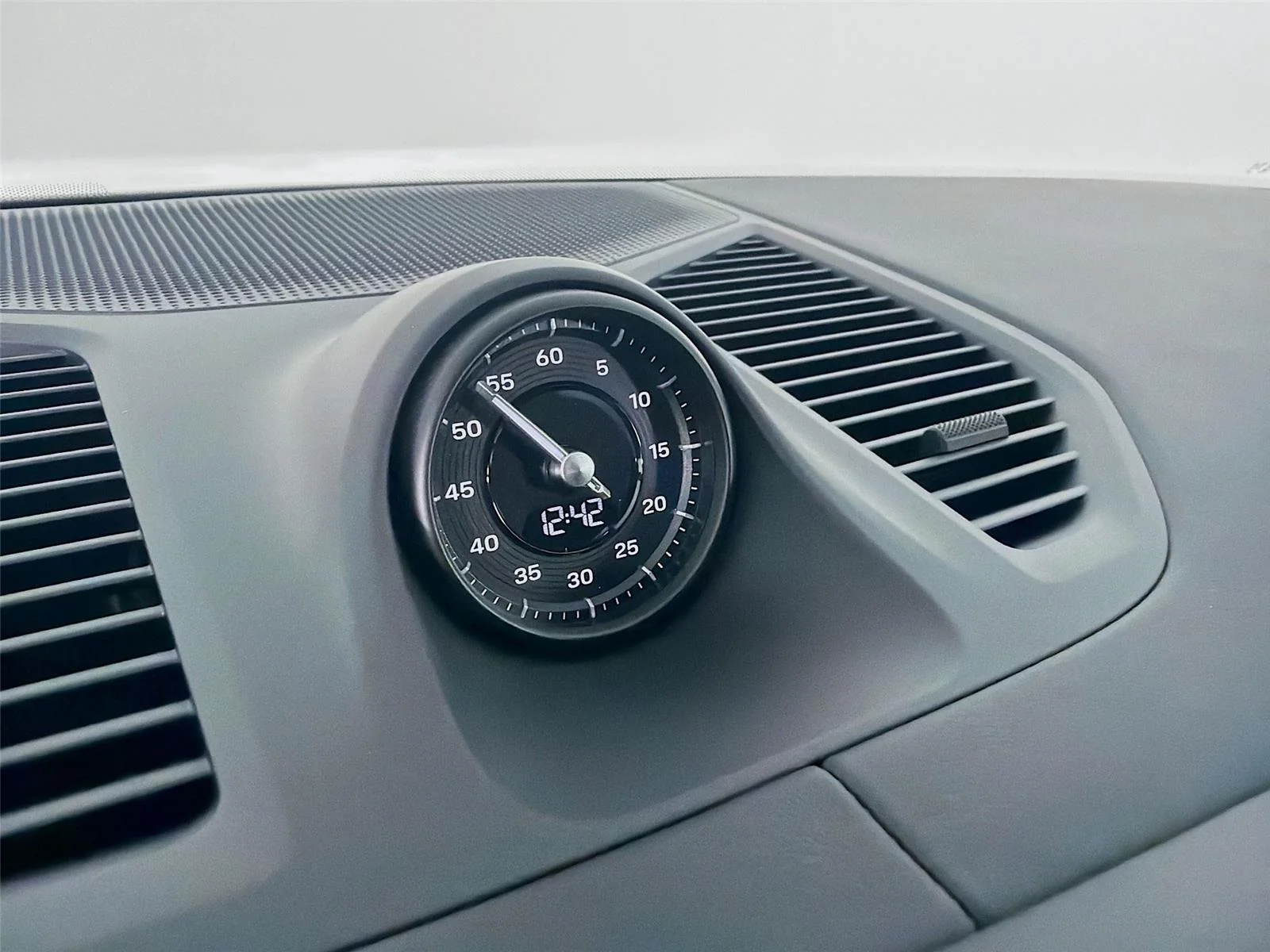New 2026 Chalk Porsche E-Hybrid image 17