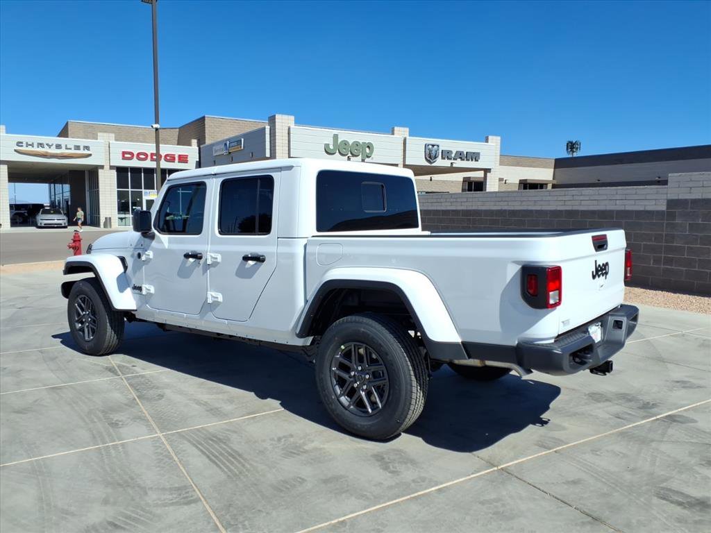 New 2025 Bright White Clear-Coat Exterior Paint Jeep Sport S image 4