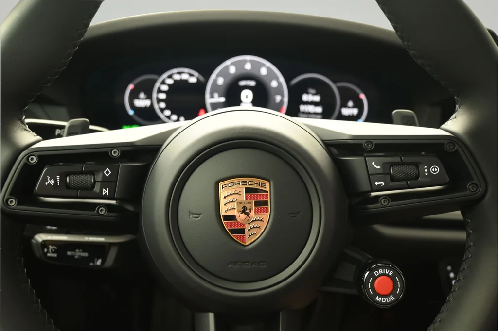 2025 Porsche 911 GTS - Photo 21
