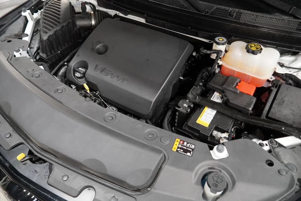 Used 2023 Summit White Buick Essence image 40