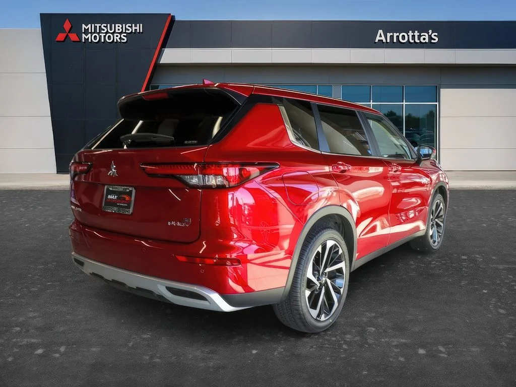 New 2025 Red Diamond Mitsubishi SE image 7