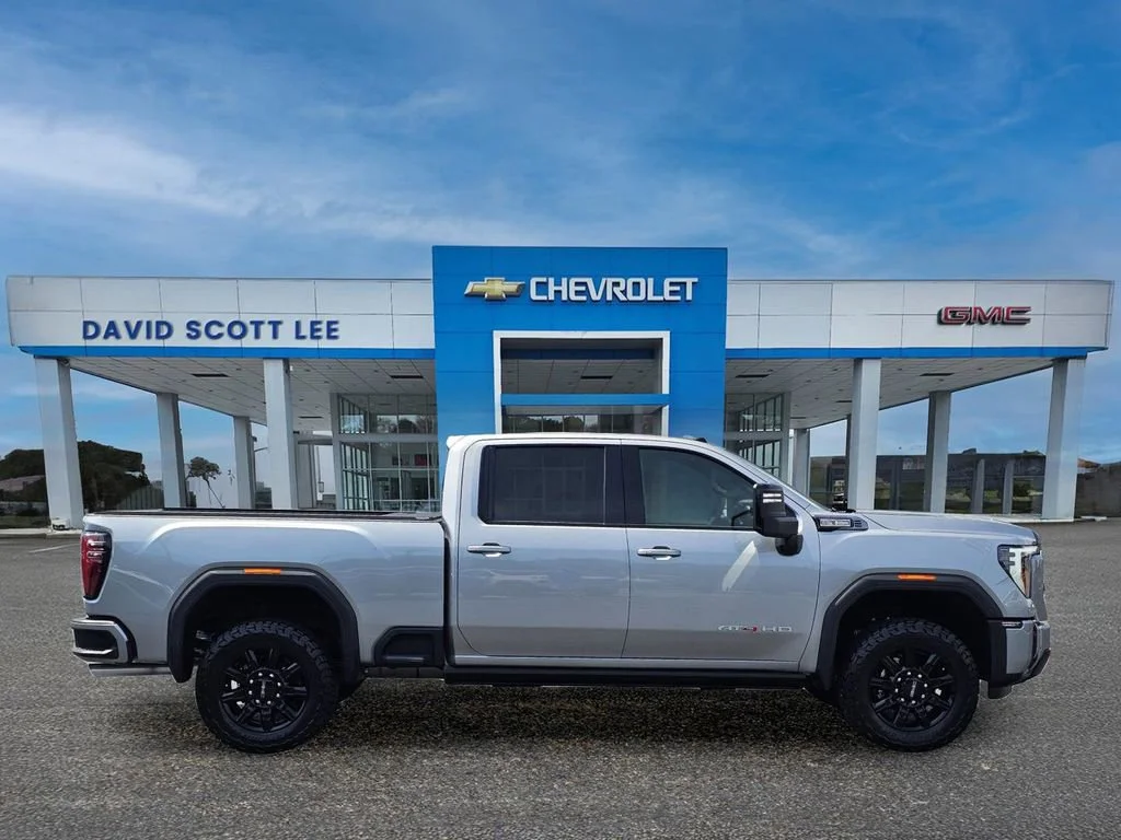Used 2026 Sterling Metallic GMC AT4 image 9