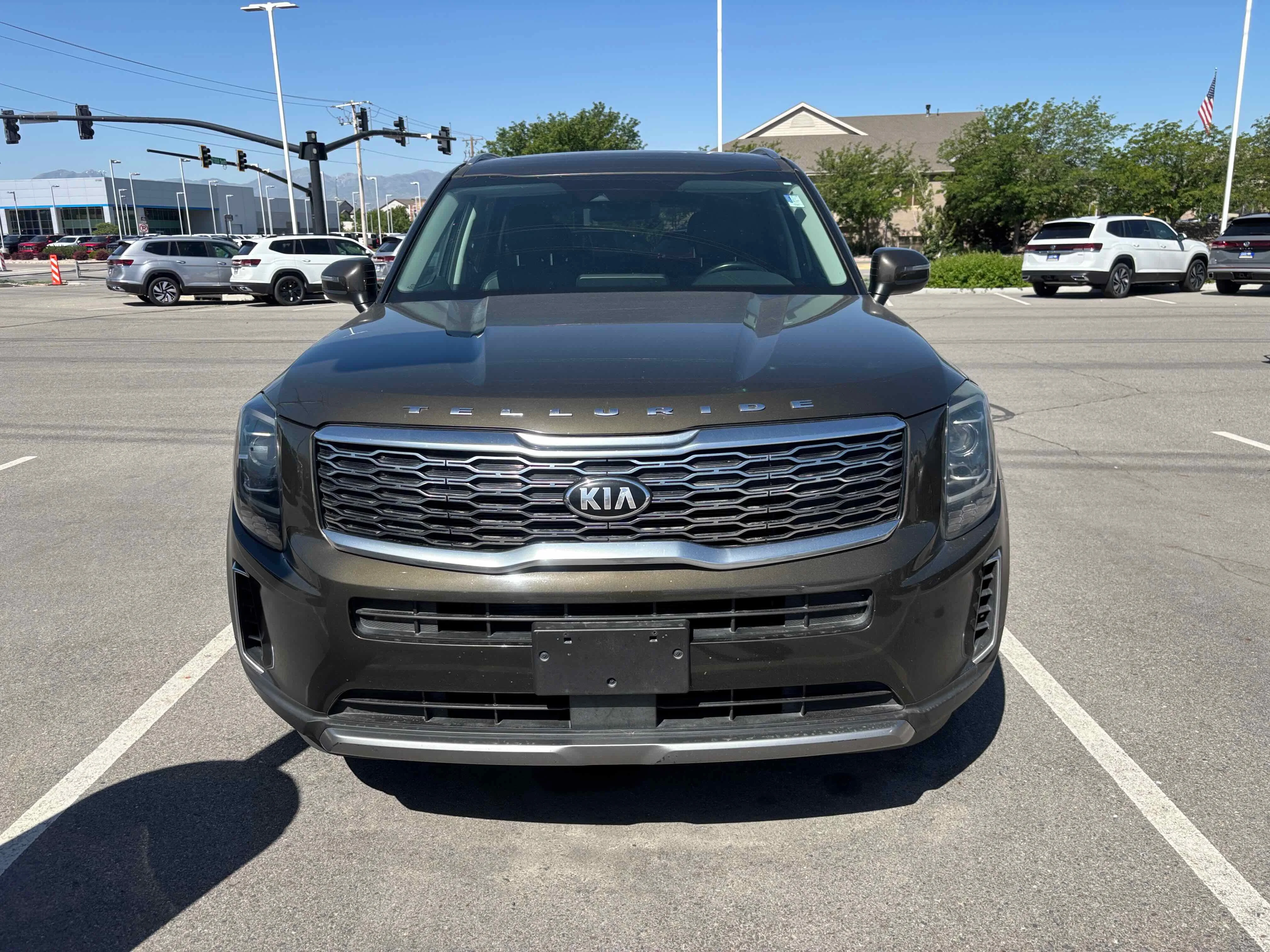 Used 2021 Dark Moss Kia S image 2