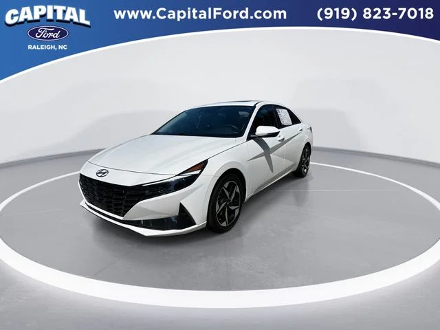Used 2023 White Hyundai Limited image 4