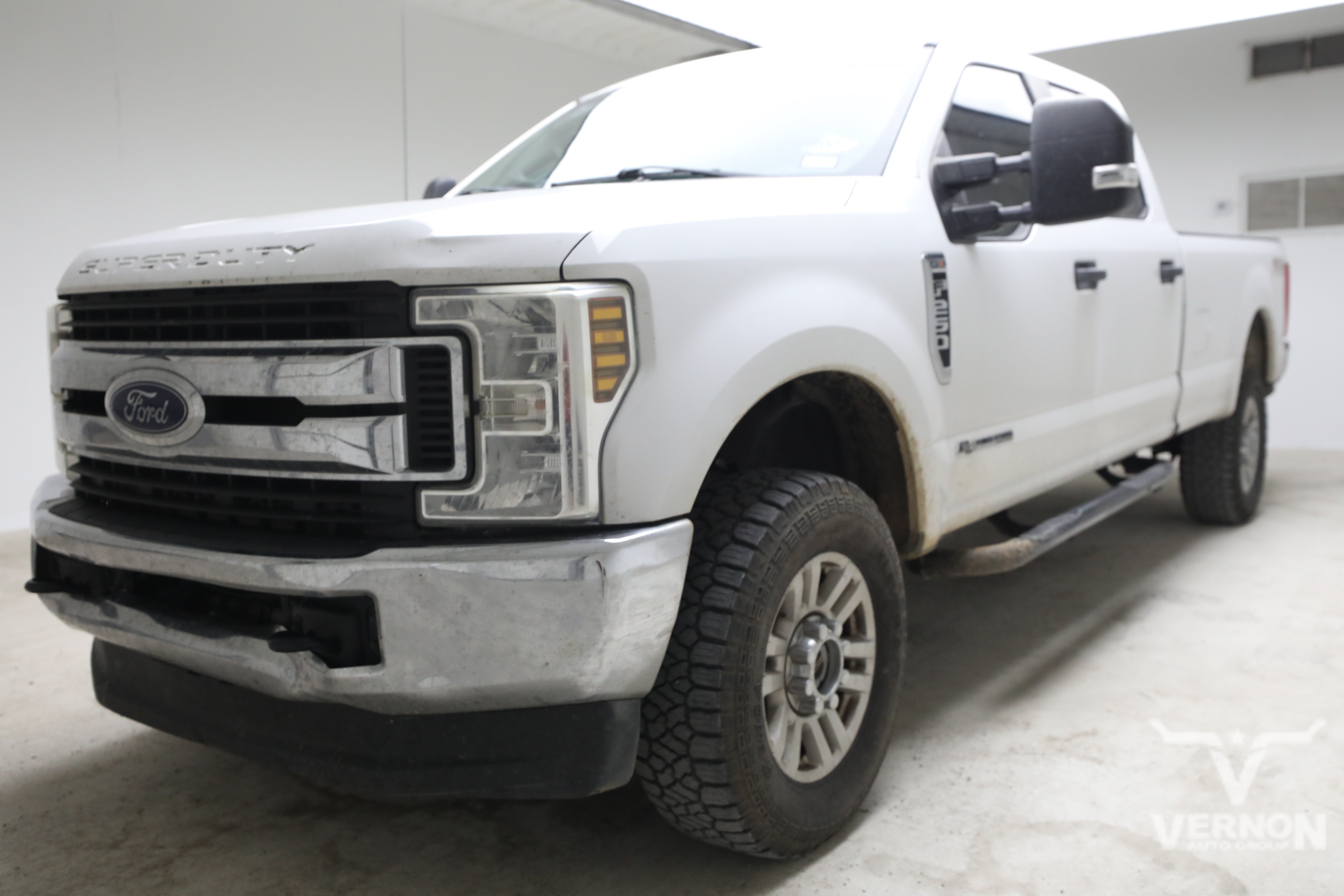 Used 2018 Oxford White Ford Y image 1