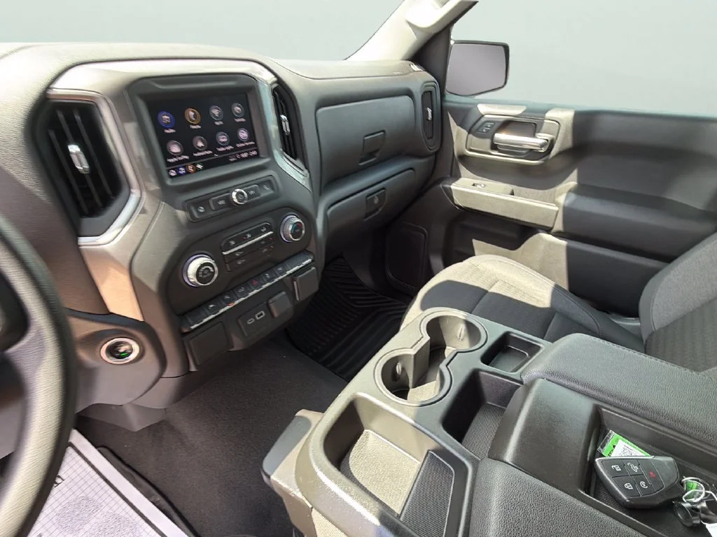 2025 Chevrolet Silverado 1500 Custom - Photo 19