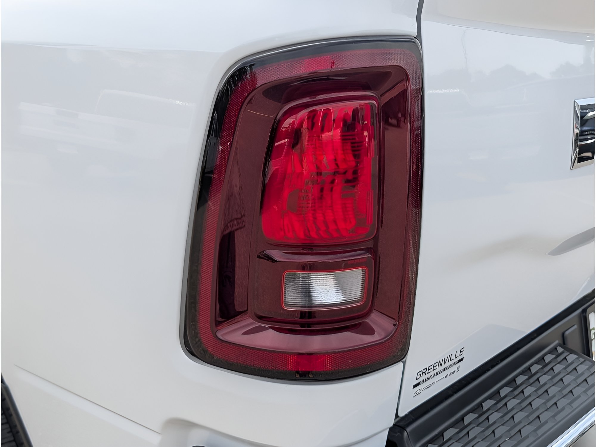 New 2026 Bright White Clear-Coat Exterior Paint RAM Tradesman Cummins HO Diesel 4x4 image 4