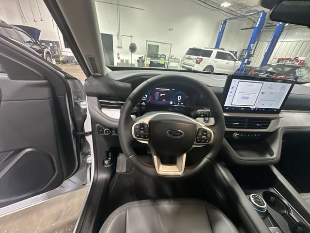 New 2026 Space White Metallic Ford Active image 15