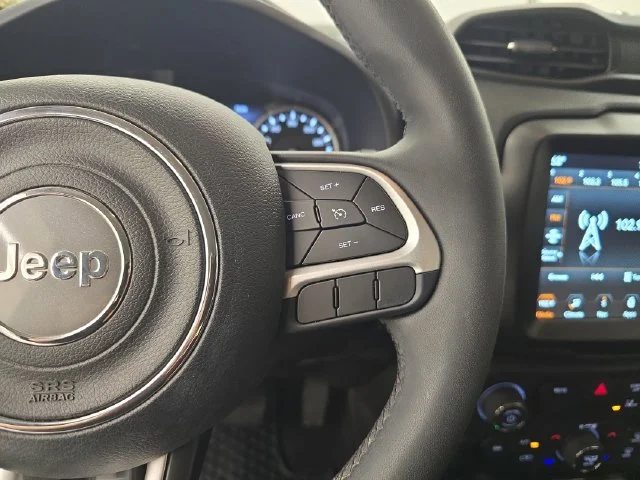 Used 2023 Alpine White Clearcoat Jeep Altitude image 30