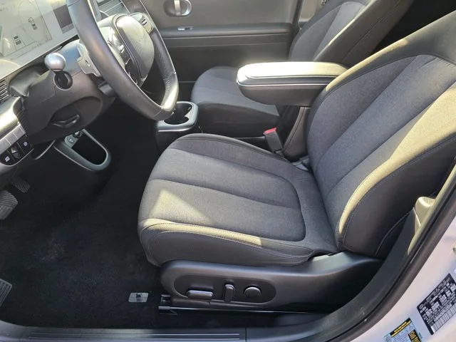 Used 2024 Gray Hyundai SE Standard Range image 12