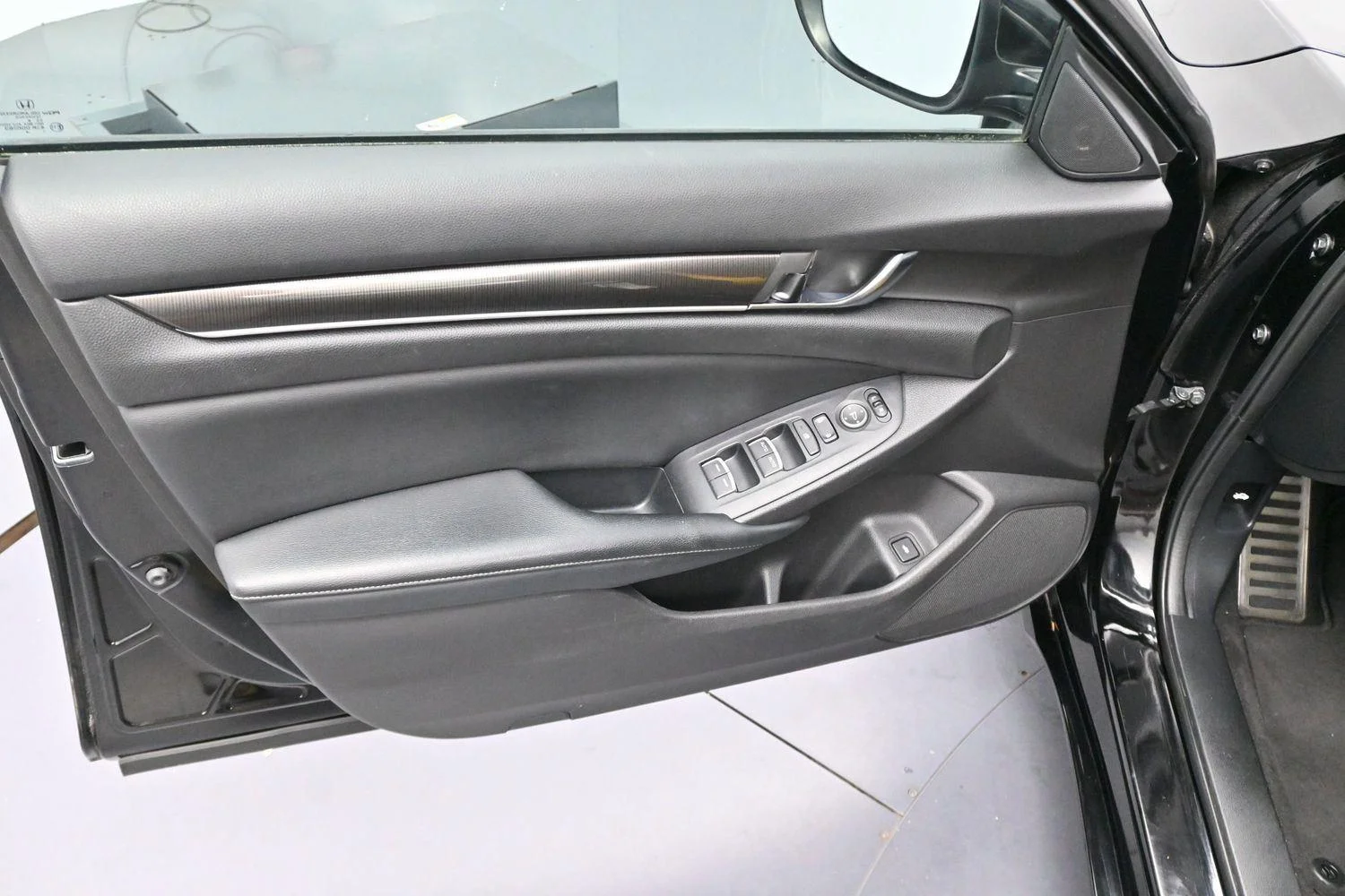 Used 2018 Crystal Black Pearl Honda Sport 1.5T image 9