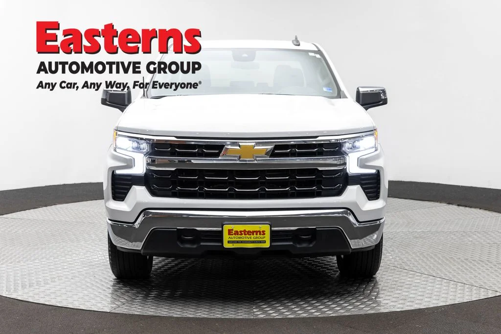 Used 2023 White Chevrolet LT image 2