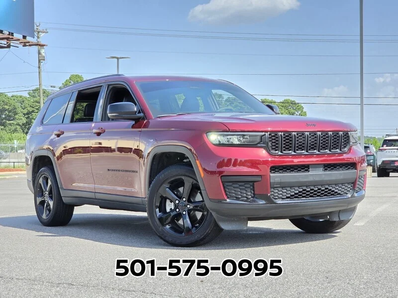 Used 2023 Velvet JEEP ALTITUDE 4X4 image 23