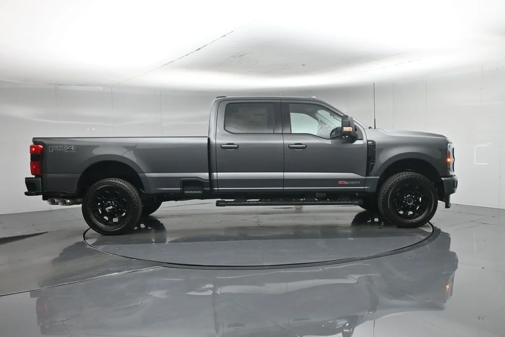 New 2026 Carbonized Gray Metallic Ford XLT image 27