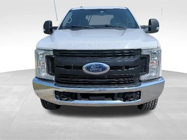 Used 2018 White Ford XL image 8