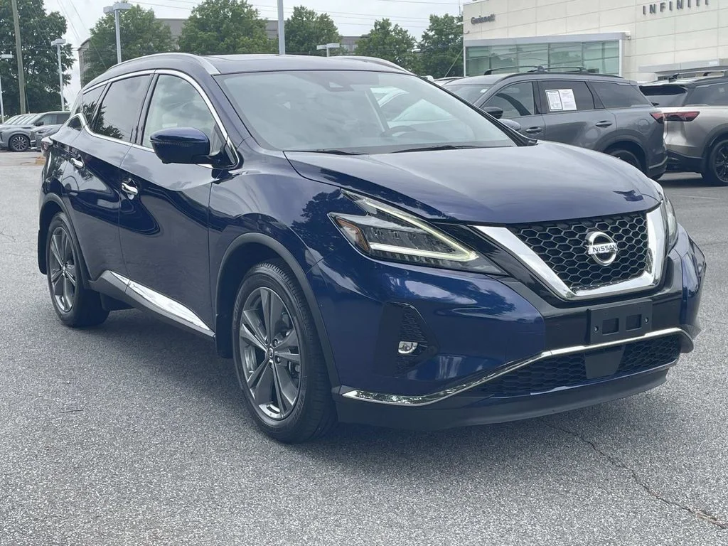Used 2019 Blue Nissan Platinum image 5