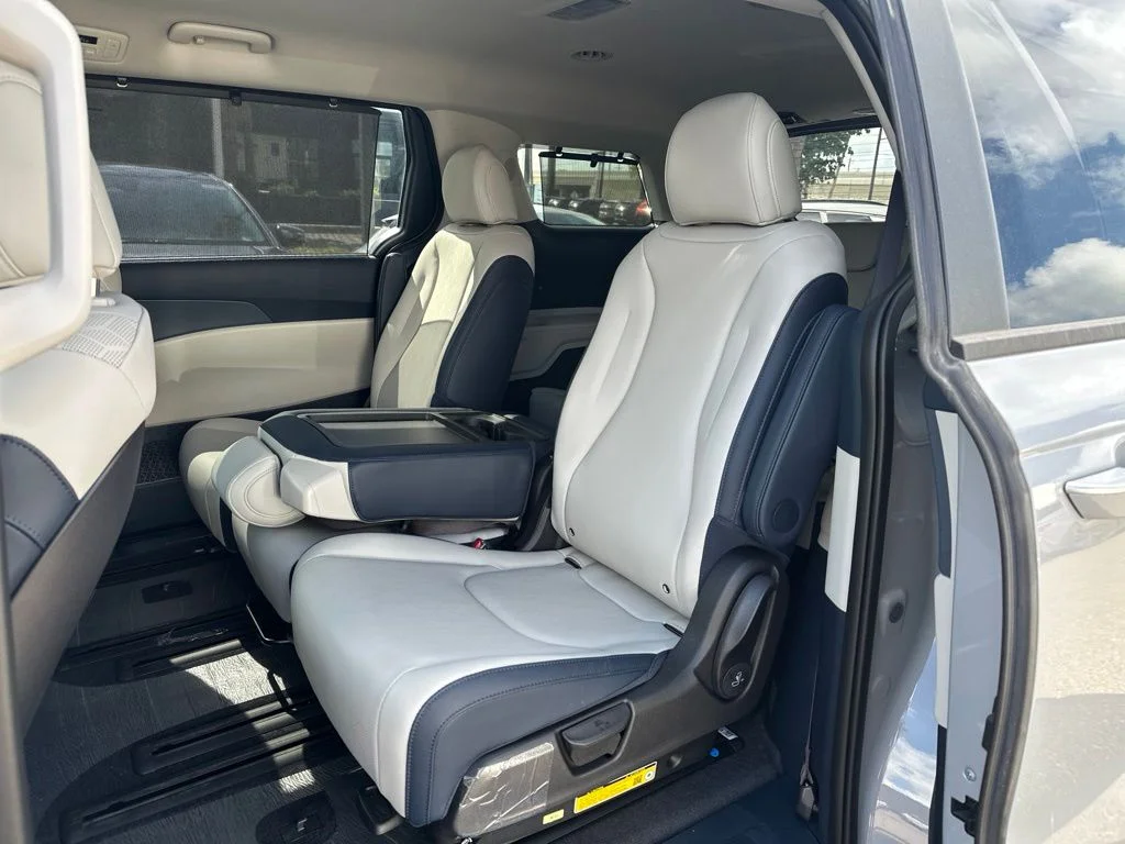 New 2026 White Kia EX image 19