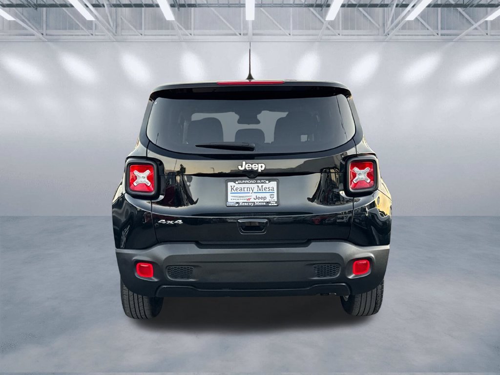 Used 2023 Black Jeep Latitude image 5