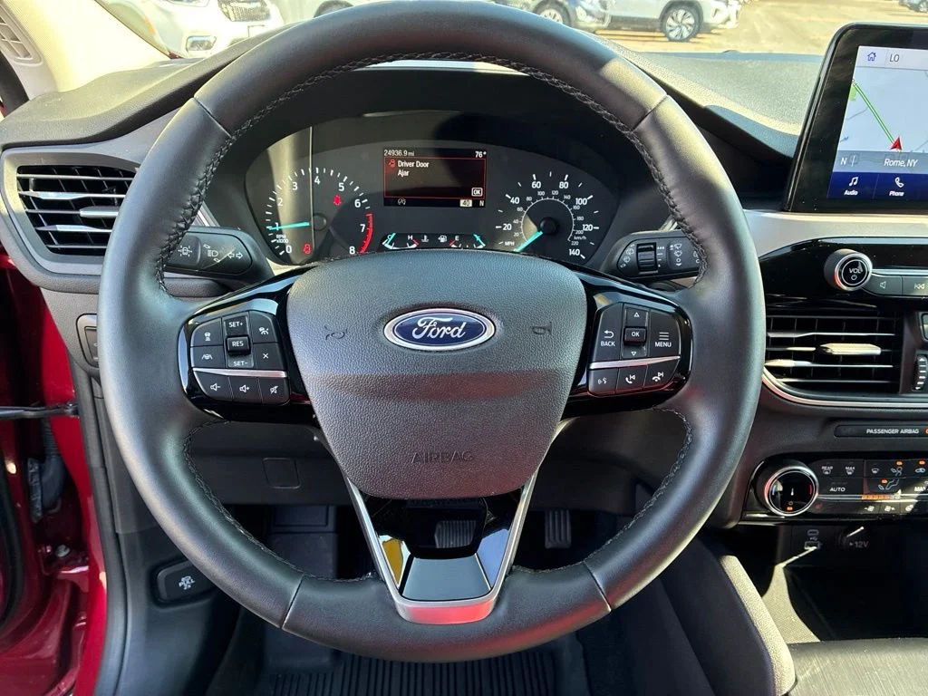 Used 2022 Red Ford SEL image 28