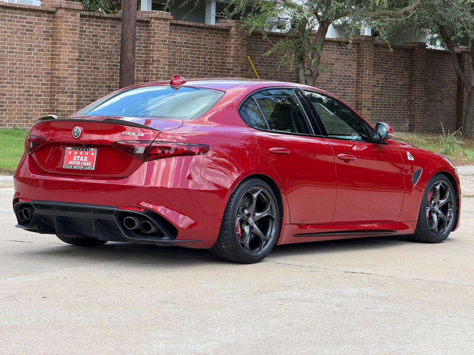 Used 2017  Alfa Romeo Quadrifoglio image 12