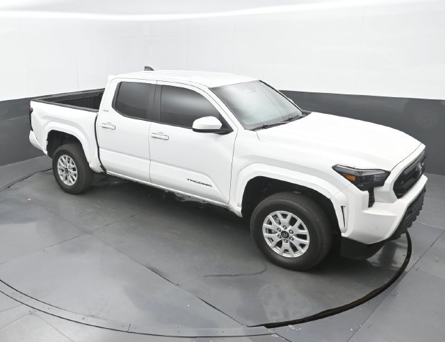 Used 2024 Ice Cap Toyota SR5 image 13