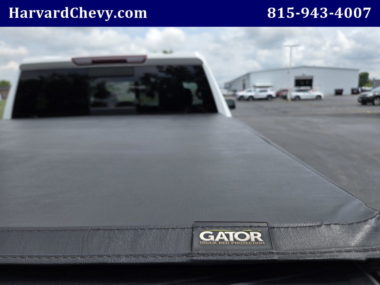 Used 2020 SUMMIT WHITE GMC SLE image 32