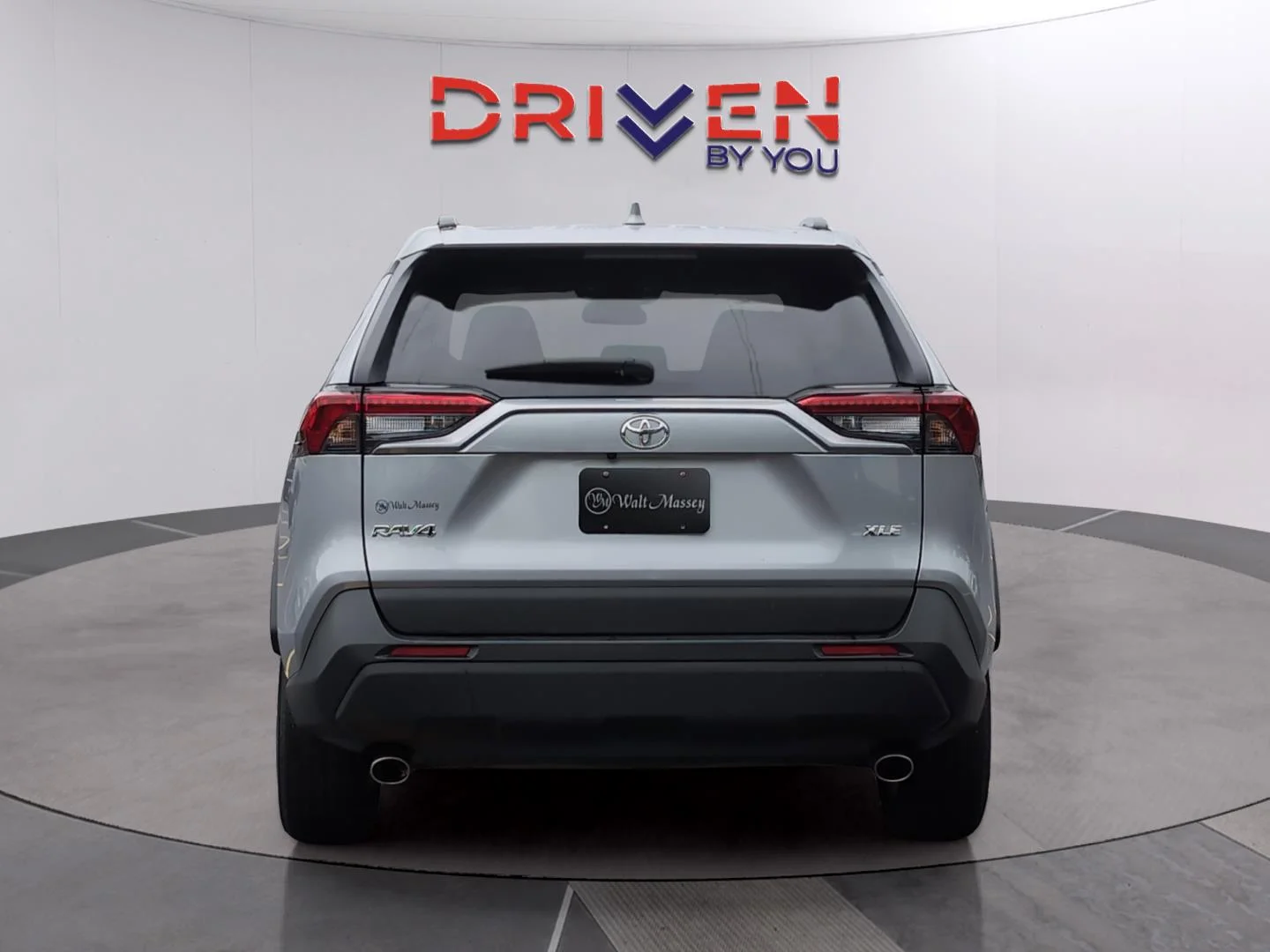 Used 2024 Silver Sky Metallic Toyota XLE image 4