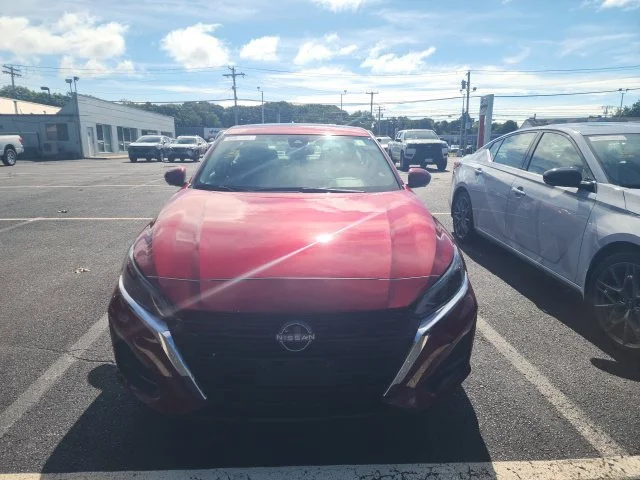 Certified Used 2023 Scarlet Nissan 2.5 SL image 2