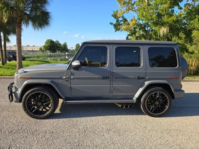 Used 2022 Gray Mercedes-Benz G 550 image 2