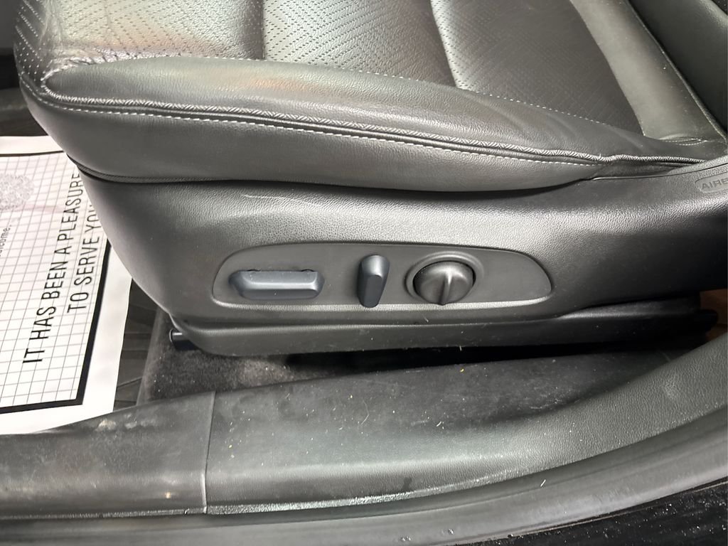 Used 2023 Black Buick Essence image 37