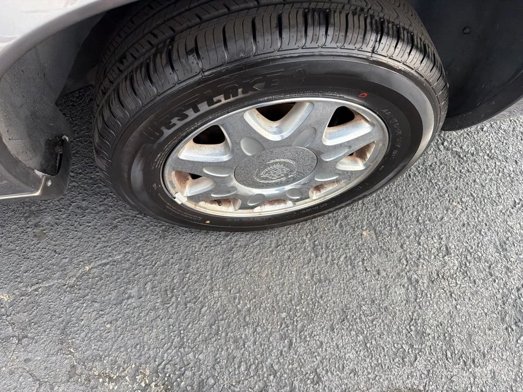 Used 1999  Cadillac Base image 12