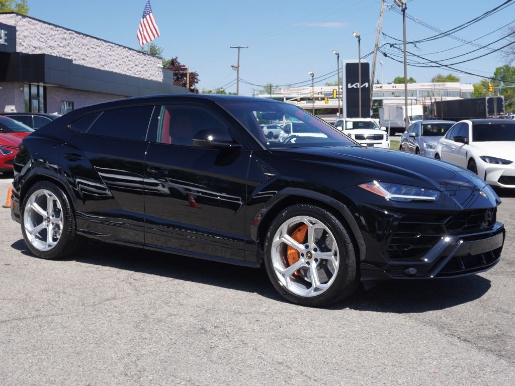 Used 2022 Black Lamborghini Base image 65