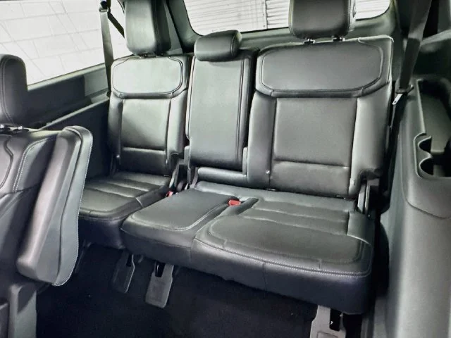 New 2027 Gray Ford Platinum image 12