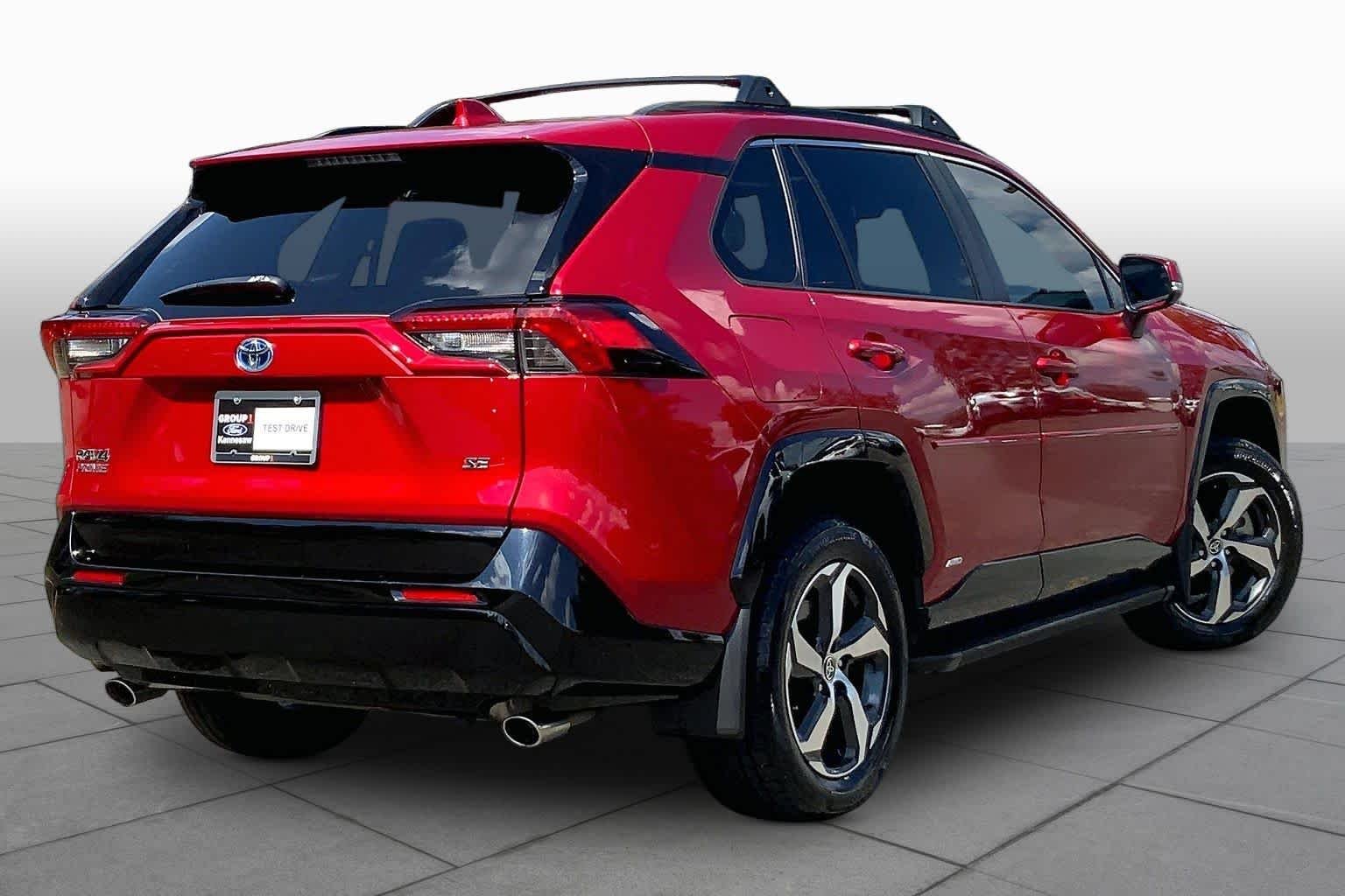 Used 2022 Supersonic Red Toyota SE image 13