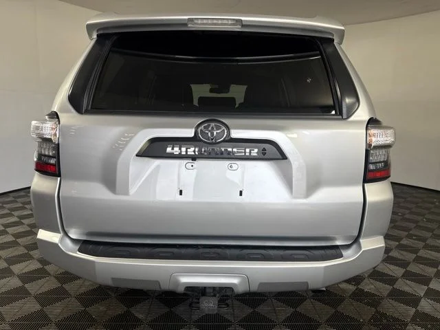 Used 2022 Classic Silver Metallic Toyota SR5 Premium image 22