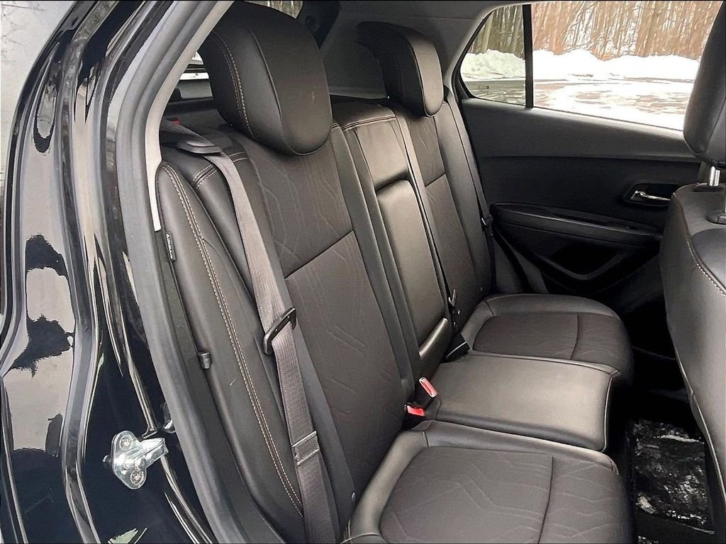 Used 2022 Black Chevrolet LT image 17